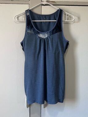 Athleta Supercharged Tank Electro Glacier Blue Women’s M